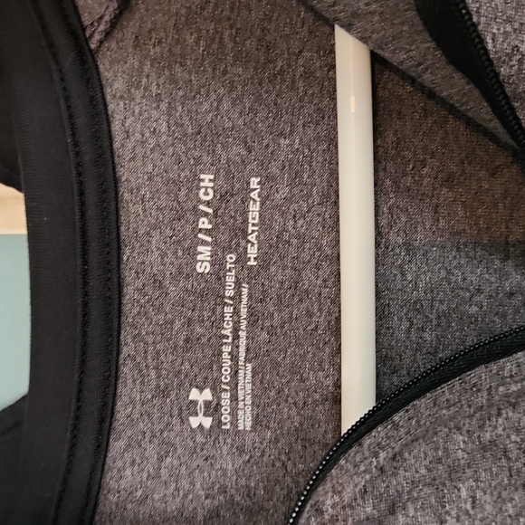 3 small under Armour half zipper - Picture 2 of 6